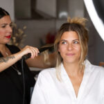 Comment réaliser une coiffure de mariage : cheveux mi-longs lachés !