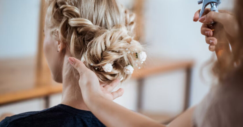 Comment réaliser un chignon pour la mariée : tresse facile à faire soi-même