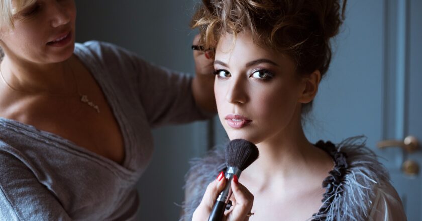 Maquillage pour le mariage : yeux bleu, des conseils pour un effet éblouissant