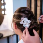 Pourquoi choisir une coiffure de mariage sur le côté pour un style unique