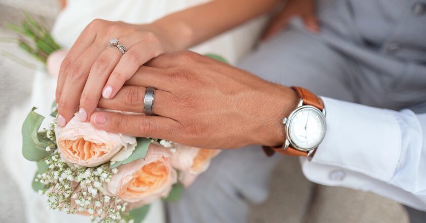 Tuto pliage de serviette en robe pour un mariage : Suivez nos étapes simples
